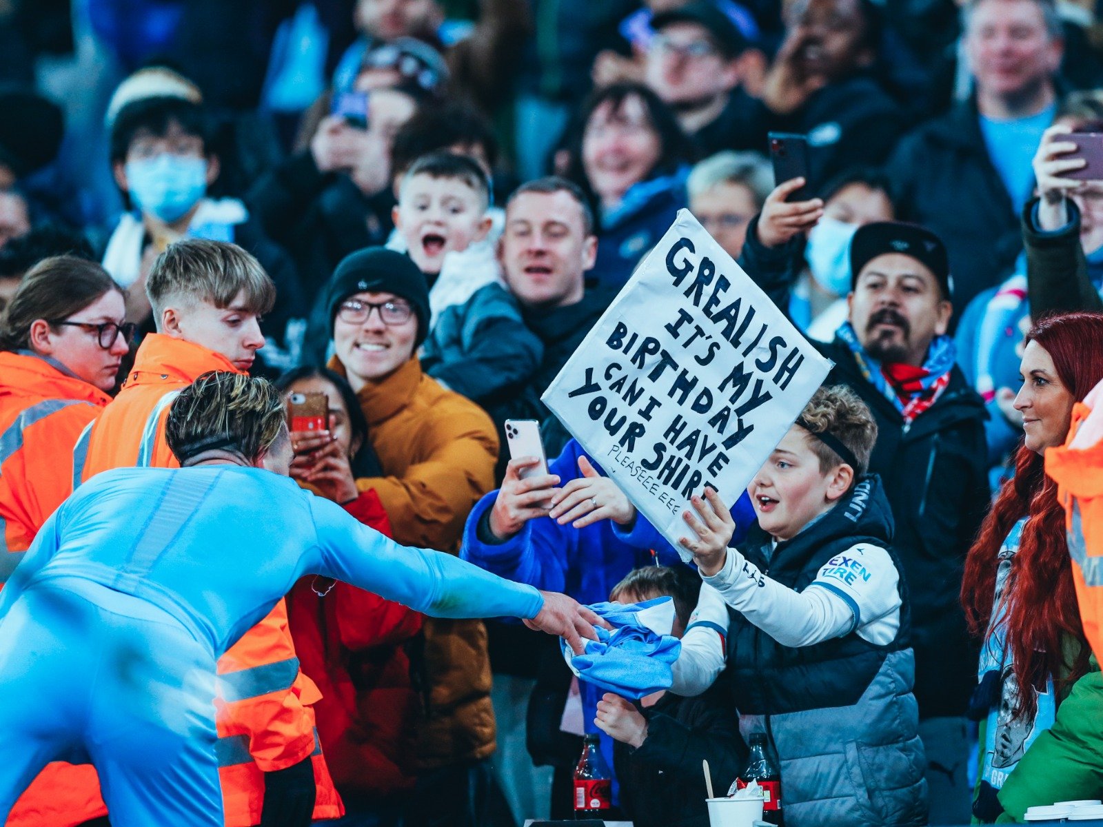 也凸显了球 也凸显了球