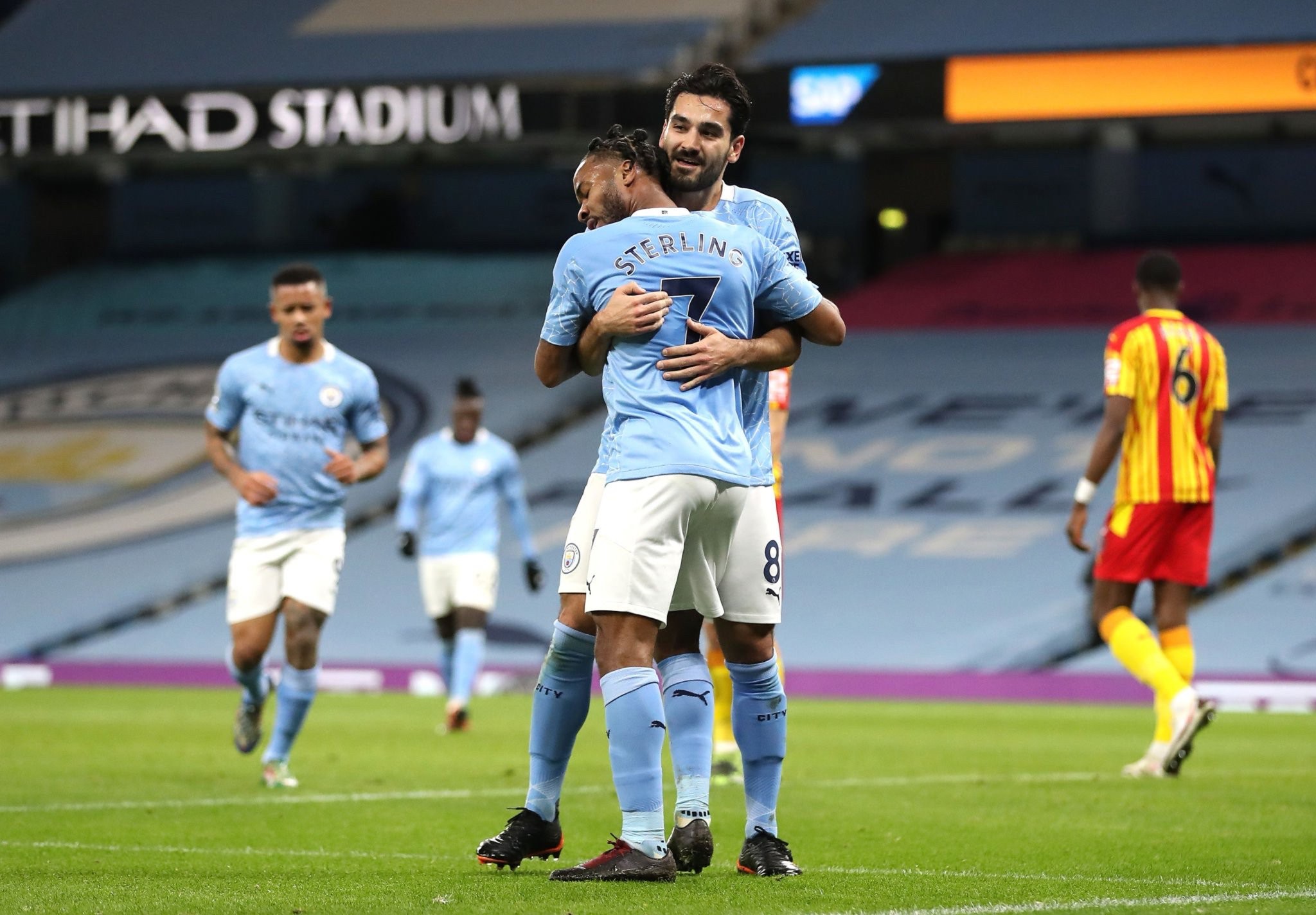 皇马也在努 皇马也在努